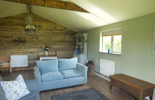 The Potting Shed And The Garden Shed Self Catering - Photo 11