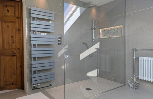 Beautiful Victorian Farmhouse - Foto 28