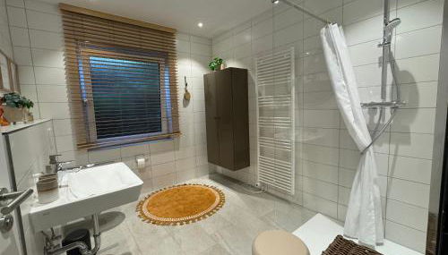 Stilvolle Ferienwohnung mit 2 Schlafzimmern - Photo 5, Shower