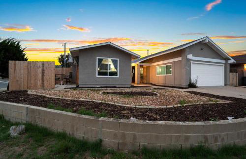 Entire Private Studio with 1 King Bed, Full Kitchen, Gated Yard, Available Now - Foto 18