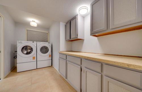 Luxe Redmond Family Home Sauna, Solarium and Creek - Foto 28