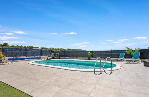 Villa VERONICA with CINEMA PROJECTOR by the HEATED POOL and JACUZZI - Foto 15