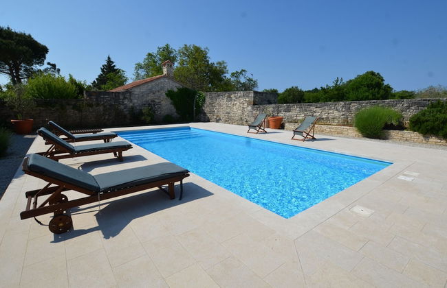 Majestic Rustical Kanfanar Villa With Pool - Foto 37