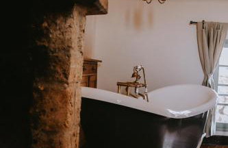 Unique historical home, middle of the village, bath & patio - Foto 9