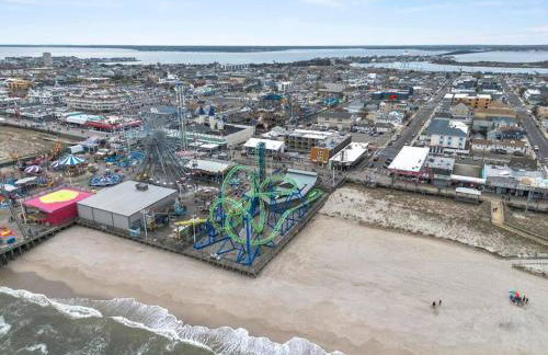 Steps From Beach & Boardwalk, Ocean Views with 5 Decks, 3 Cars - Foto 38