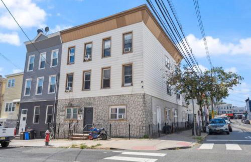 New and Beautiful 2BR Apt in Prime Spot 20 Min to NYC - Foto 34