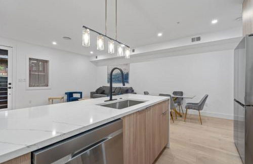 Charming Oasis in DC near Metro with Fenced Backyard Free Parking and WIFI Capitol View1 - Foto 4