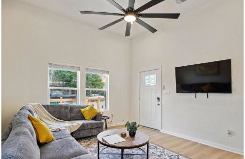 Skyline Retreat 3BR-3BA w Stunning Views Near DT - Foto 9