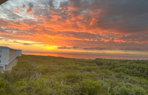 Sea View and Sunrise Top Floor Ocean Pointe 2412 - Foto 28