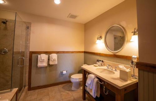 Two Bedroom Condo with a Balcony in Mountaineer Square condo - Foto 17