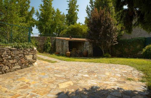 A Sobreirinha Jacuzzi e Pet Friendly - Foto 41