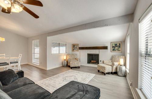 DFW Home Base! Quiet Suburb Stay with Yard - Foto 2