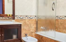 Moreda 48 - 2 Hab y 2 Baños - Garaje y Wifi - VUT-4961-AS - Foto 34