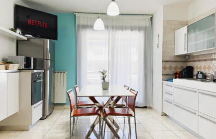 Light Blue House - Photo 4