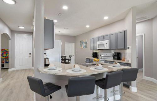 Family-Friendly 5BR Getaway Game Room Fun - Foto 3