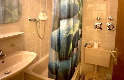 Ruhe & Charme - Family Apartment for 4 People, Self-Check-In, Free Parking, U-Bahn, Netflix - Foto 10