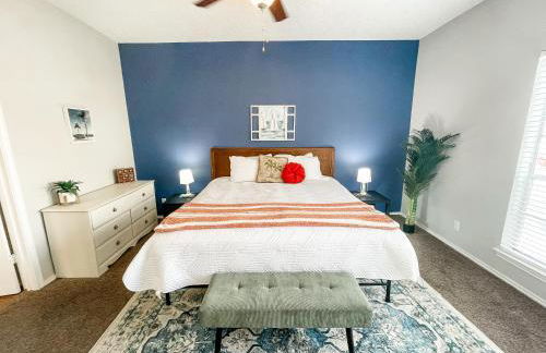 Family Retreat - Near Shopping, Dining & Beach - Foto 1