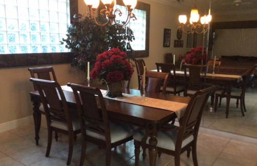 Beautiful furnished 3 BR home, pool, clubhouse access - if interested, please provide your name, contact info - Photo 12