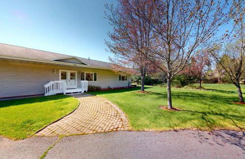 The 19th Hole Lakeside - Photo 48