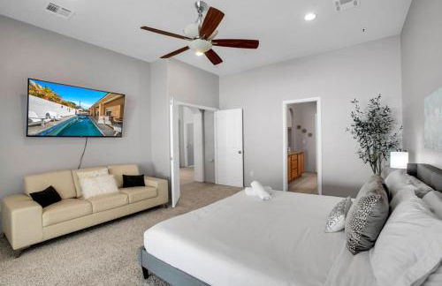 The Desert Gem Pool Spa Gated Home - Photo 32