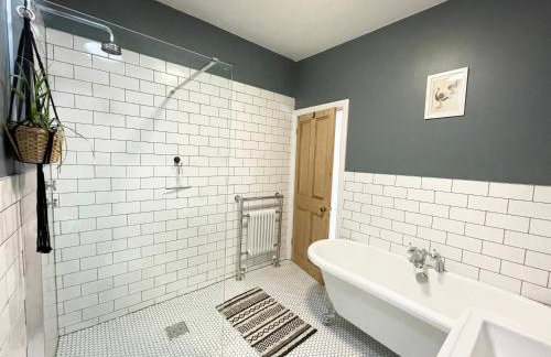 The Harborne Home opposite QE hospital & Birmingham university - Photo 20