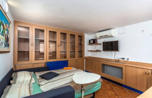 Villa With Pool, Jacuzzi, Sauna, Fitness, Playground & Wine Cellar - Photo 43