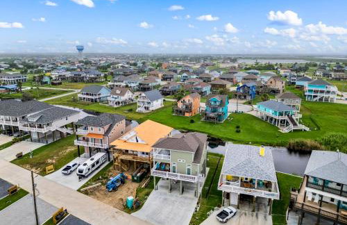 Relax And Sea NEW Luxury Canal-View Escape Gated Community Firepit and Decks - Foto 60