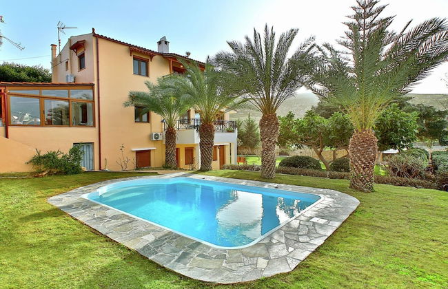 Fantastic Holiday Home in Karteros With Pool - Foto 1