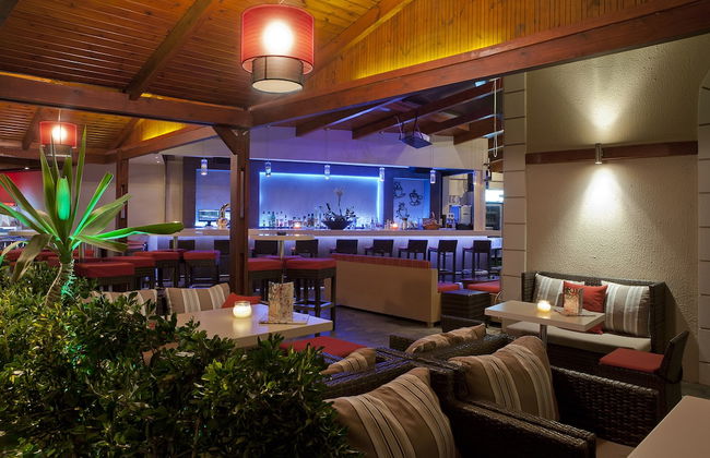 Axos Hotel - Photo 20