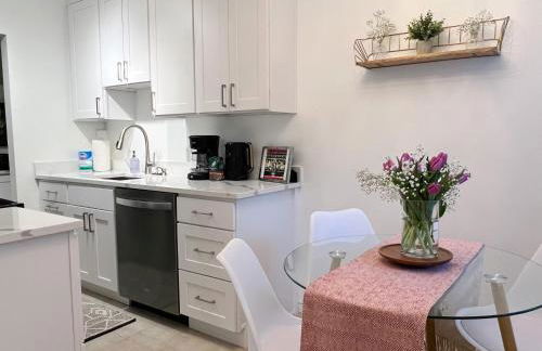 Cozy 1BR with Free Parking Downtown Conv Center - Foto 6