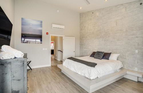 Road America Retreat Modern Villa with Garage! - Foto 12