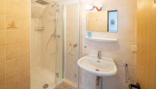 Gemutliche 93m2Fewo mit 2 Schlafzimmern und seitlichem Seeblick vom Balkon - Foto 3