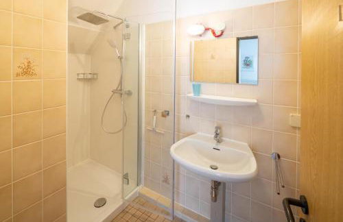 Gemutliche 93m2Fewo mit 2 Schlafzimmern und seitlichem Seeblick vom Balkon - Foto 3