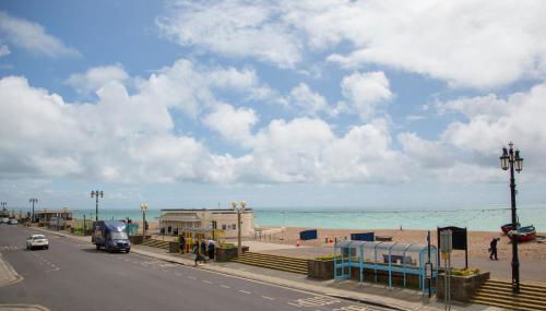 Lovely 3-Bedroom Apartment with Stunning Sea Views - Foto 4