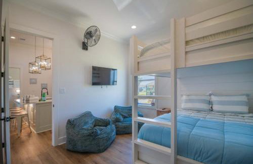 4BR Beach Haven - Deck, Gourmet Kitchen, Tiki Bar Fun - Foto 29