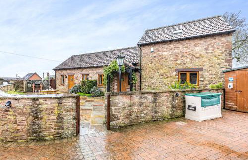 The Lodge - Photo 28