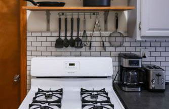 Immaculate furnished 1-Bedroom Apartment - Photo 9