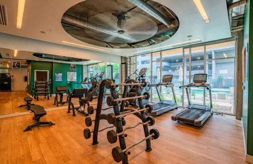 Relaxing 2BD - Central Downtown - Gym, Pool, Parking - Foto 3