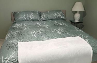 Heated pool with canal views - Foto 23