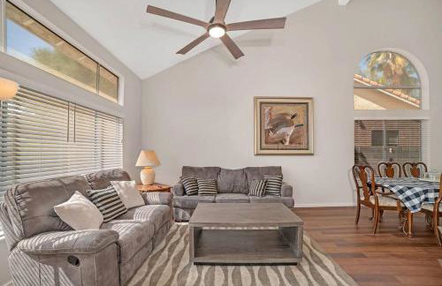 Spacious Modern Home Family or work WFH Friendly - Foto 2