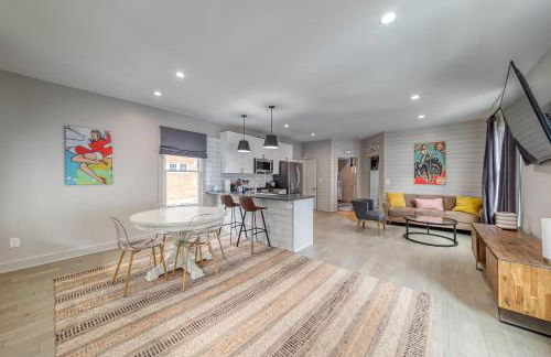 3 Bedroom Greek Revival Cottage Walk to Big House - Foto 11