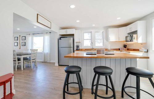 Dom Rodzinny Lakeview Getaway - Walk to Lake Huron - Photo 8