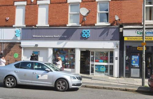 Bright, Comfortable Home, Convenient for City Centre - Foto 16