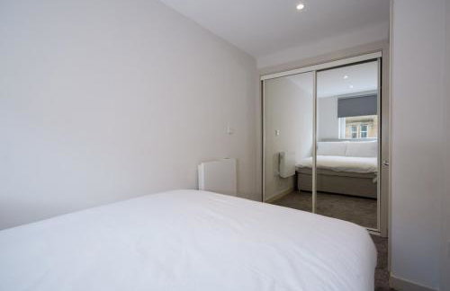 1BR Shawlands Walk To Queens Park with Parking - Photo 3