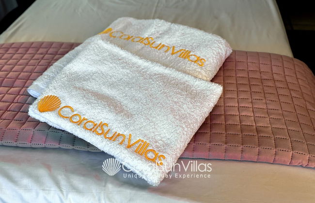 Wonderful Quiet Area, Completely Privacy, Large Private Pool, Colourful Garden - Foto 21