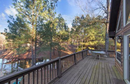 Cabin Masterpiece on Private Lake 3 bedroom - Foto 6