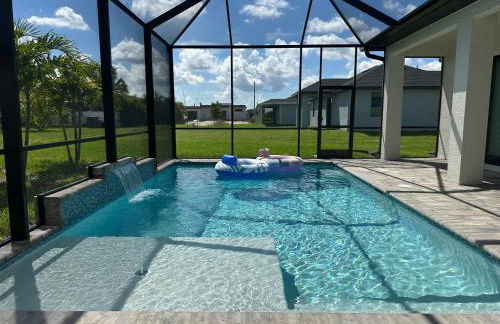 Brand New Luxury 4 bedroom heated pool home - Foto 4