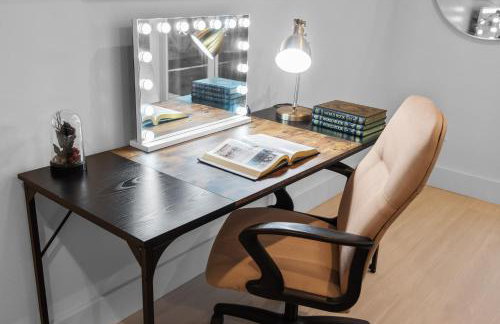 Entire Private Home with 3 Bedrooms 2 Bathrooms, with Garage, Gated Yard, King Bed House, Available Now - Foto 51