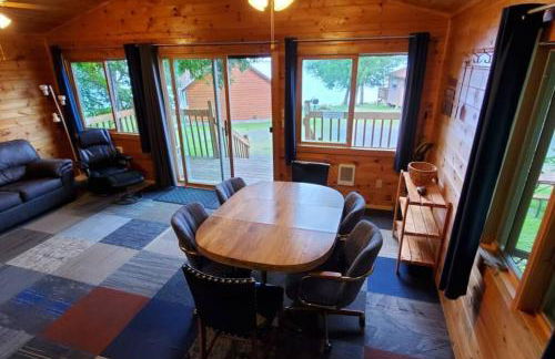 Quiet 2 Bedroom Bass Cabin In The Trees - Foto 7