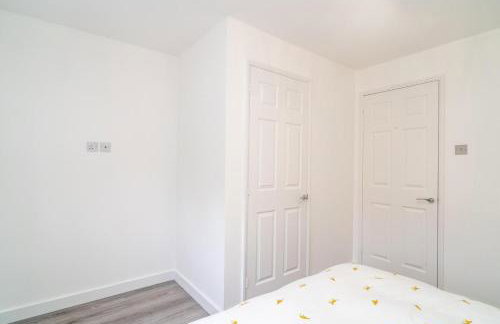 2 bedroom house with parking in Borehamwood - Foto 7